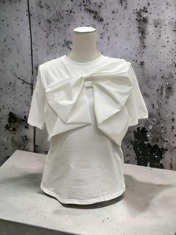 Camiseta-Lazo-blanco