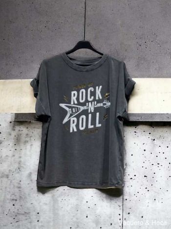 Camiseta-Rock-Flecha-negra