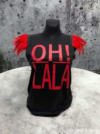 Camiseta-Oh-lala-Plumas-Rojas